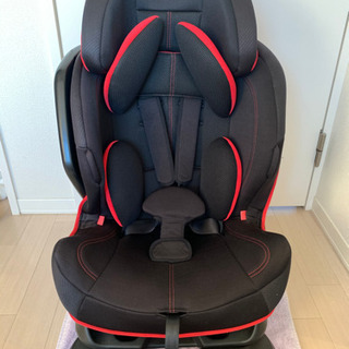 チャイルドシート　エールベベ　車