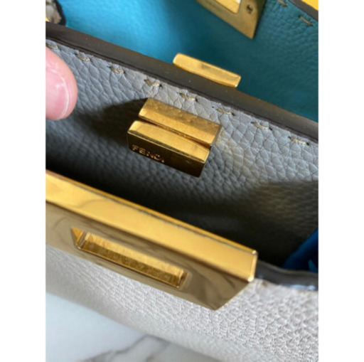 FENDI ピーカブー アイコニック エッセンシャリー ショルダーバッグ