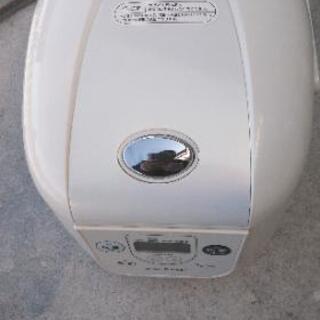 炊飯ジャーの画像