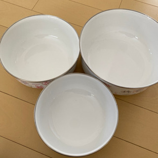 ホーロー容器3つセット
