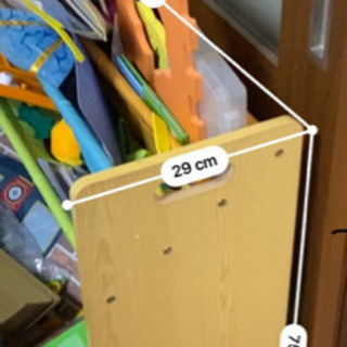 おもちゃの収納棚の画像