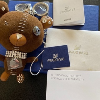 【15,000円、ほぼ新品・未使用】SWAROVSKI クリスタル熊「アーノルド」 キーホルダーの画像