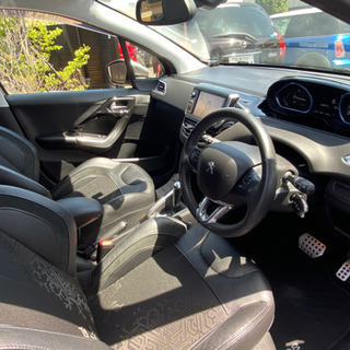 【値下げしました】美車❗️プジョー208   ガラスルーフ　純正ナビ　フルセグの画像