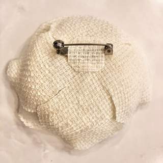 【ネット決済・配送】#6 新品未使用　美品　ハンドメイド　手作り　コサージュ　花　フォーマル　ブローチ　カメリア　上品　パーティー　衣装 Handmade formal corsage broach flower event luxurious Chanel Camilla costumeの画像