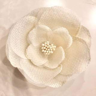 【ネット決済・配送】#6 新品未使用　美品　ハンドメイド　手作り　コサージュ　花　フォーマル　ブローチ　カメリア　上品　パーティー　衣装 Handmade formal corsage broach flower event luxurious Chanel Camilla costumeの画像