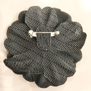 【ネット決済・配送】#7 新品未使用　美品　ハンドメイド　手作り　コサージュ　花　フォーマル　ブローチ　カメリア　上品　パーティー　衣装 Handmade formal corsage broach flower event luxurious Chanel Camilla costume partyの画像