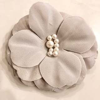 【ネット決済・配送】#8 新品未使用　美品　ハンドメイド　手作り　コサージュ　花　フォーマル　ブローチ　カメリア　上品　パーティー　衣装 Handmade formal corsage broach flower event luxurious Chanel Camilla costume partyの画像