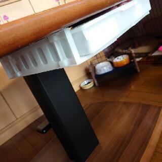 美品！昇降式テーブル幅120×79.5cm。高さ56～68cm。の画像
