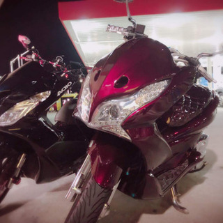 ホンダPCX125 ワインレッドフルカスタム