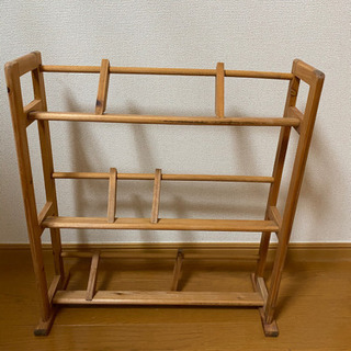 小さい木の本棚の画像
