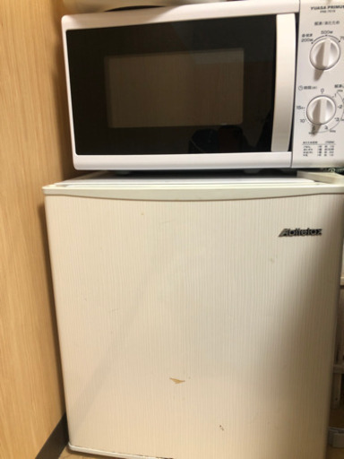 電子レンジと冷蔵庫売ります。