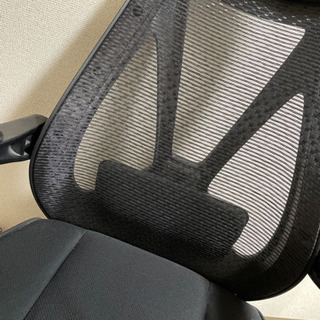 Hbada ハイバック オフィスチェア メッシュ - デスクチェア オットマン付き 可動式アームレスト ランバーサポート 昇降ヘッドレスト 約155度リクライニング 通気性 強化ナイロン樹脂ベースの画像