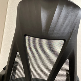 Hbada ハイバック オフィスチェア メッシュ - デスクチェア オットマン付き 可動式アームレスト ランバーサポート 昇降ヘッドレスト 約155度リクライニング 通気性 強化ナイロン樹脂ベースの画像