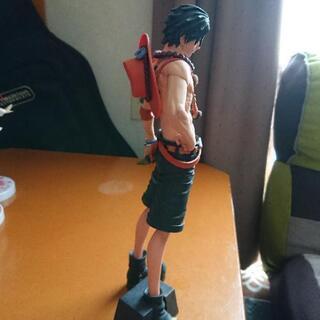 ワンピース エース ジャンボフィギュアの画像