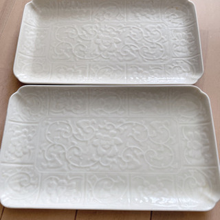 白いお皿２枚セットで