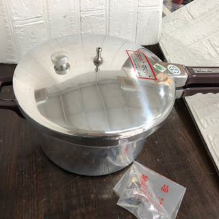 新品　未使用品　ピースプレッシャーパン　3.8ℓ   圧力鍋　人...