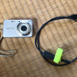 デジカメ　Fujifilm FinePix J30
