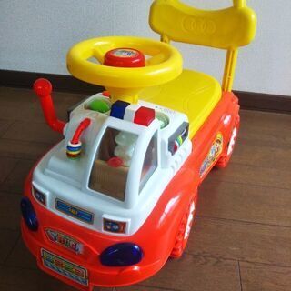 コンビカー？子供が乗る車