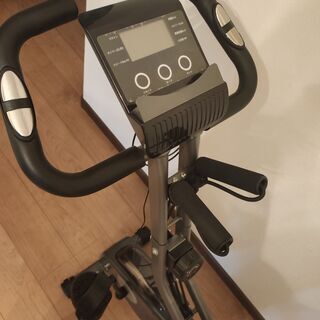 フィットネスバイク 折りたたみ可能 エアロバイク の画像