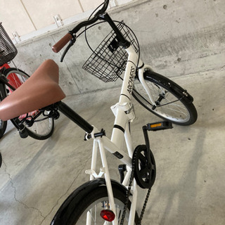 20インチカゴ付き折りたたみ自転車の画像