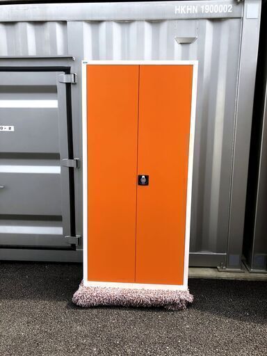 美品！書庫 キャビネット(鍵付) 金庫メーカーで頑丈　ラスト1個 インポート