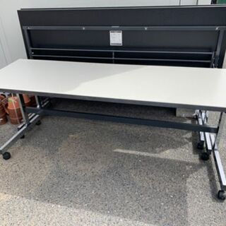 コクヨ 長机 サイドスタックテーブル 幅180㎝×奥行き60㎝×高さ約70㎝ オフィス用スタッキングテーブル 折りたたみの画像
