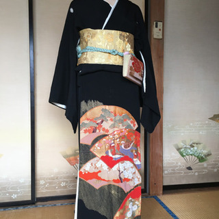 黒留め袖とゴールド系帯のセット