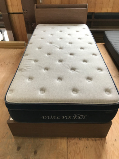 シングル　ブラウン　収納　コンセント付き
