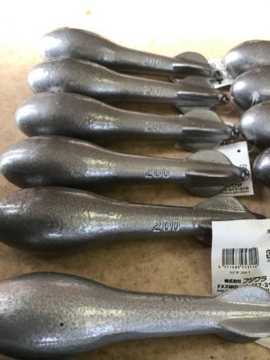 胴付きオモリ　　200号と250号