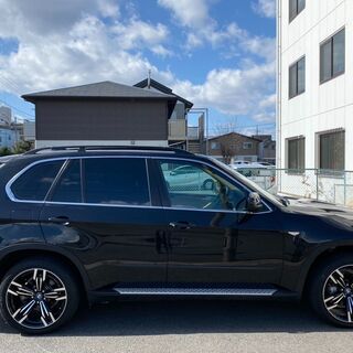 【ゴールデンウィーク特価】X5 ｘＤｒｉｖｅ　３５ｄブルーパフォーマンス（５名）　ユーザ車　社外ホイール　ベージュ内装　ダイナミックエアロ前後　ＨＩＤヘッドライト　ディーゼル　地デジ　ＢＬＵＥＴＯＯＴＨ　サンルーフの画像