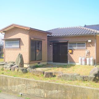 戸建賃貸　石川県羽咋市新保町　コンパクトな平屋（離れ付き）