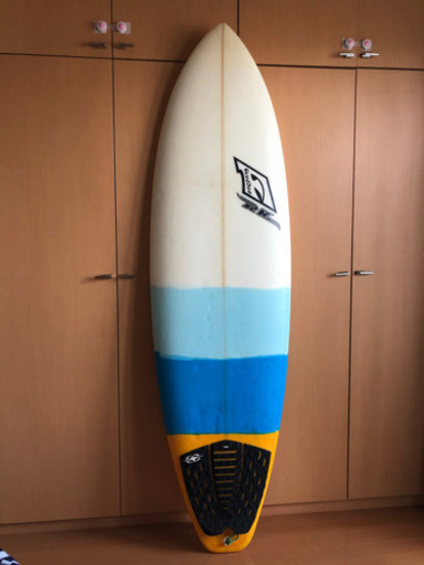 サーフボード　6’4 4up