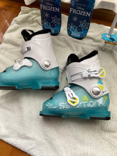 子供用　サロモンブーツとアナ雪ロシニョールの板とストック