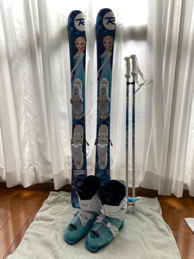 子供用　サロモンブーツとアナ雪ロシニョールの板とストック