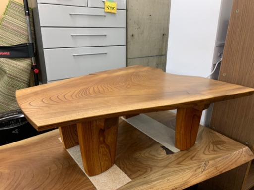 希少！一枚板のテーブル