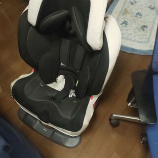 ０円 エールベベ チャイルド ベビー シート 9から18kg