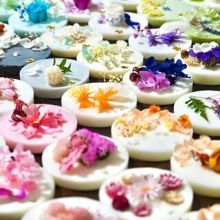 【初心者歓迎】季節のお花を使ったアロマワックスサシェ教室　両国