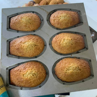 家庭でも簡単に美味しく作れる本格派のマドレーヌをお教えいたします