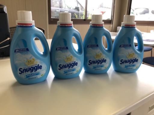 未使用　柔軟剤　snuggle