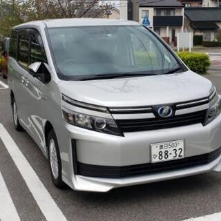 2014年トヨタヴォクシーハイブリッドX