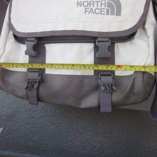 ➁ノースフェイスTHE NORTH FACEメッセンジャーバッグ　ショルダーバッグ 白系の画像