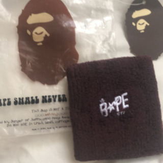 エイプ　リストバンド　ほぼ新品　タグあり