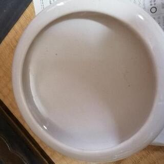 白い水盤小