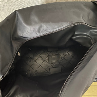 引越しや海外移住用のキャリーバッグの画像
