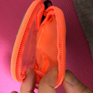 PUMA スマホケース　走る時などに