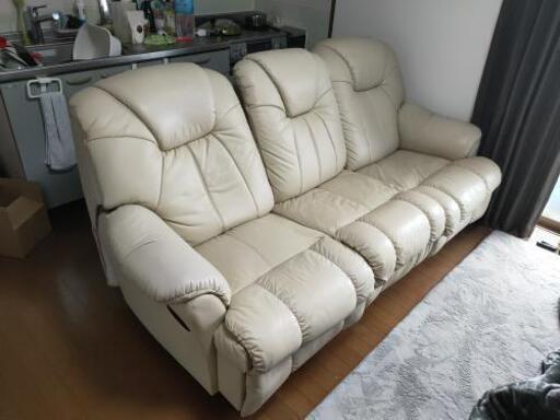 【値下げしました】本皮リクライニングソファー