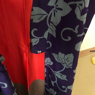 紫色　花柄　着物の画像