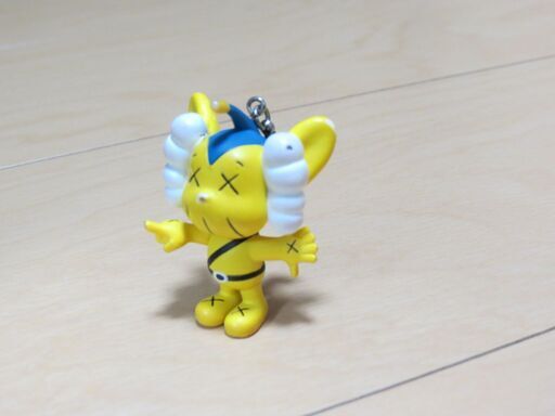 KAWS カウズ　ピーポくん　ストラップ  【中古】