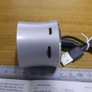 1,000円。中古／Bluetoothブルーツース無線スピーカー、大迫力音量　充電ワイヤ+取り説付き2の画像