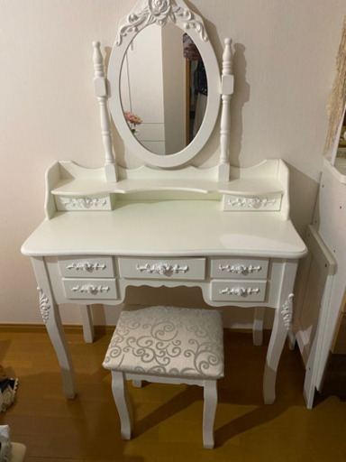綺麗な鏡台　白色　洋風　鏡